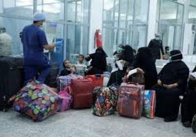 السعودية تنقل 45 عالقا من المهرة إلى سقطرى