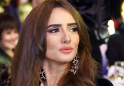 زينة تستمتع بإجازتها الصيفية بصحبة عائلتها على الشاطئ (صور)