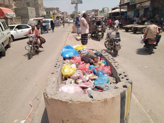 أحواض الورود بجعار تتحول إلى مكبات للقمامة (صور)  