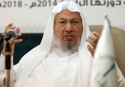 الفراج مُهاجمًا القرضاوي: يحرق أبناء الآخرين ويرفهّ أبناءه