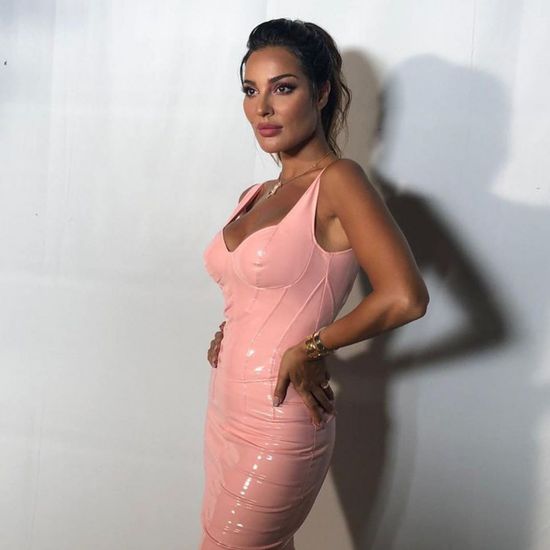 "بيعطي أمل شوي".. نادين نجيم تخضع لجلسة تصوير 