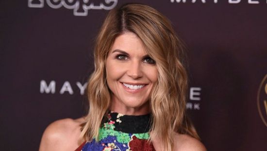 الحبس شهرين للممثلة الأمريكية لوري لوفين في قضية الرشاوي الجامعية 