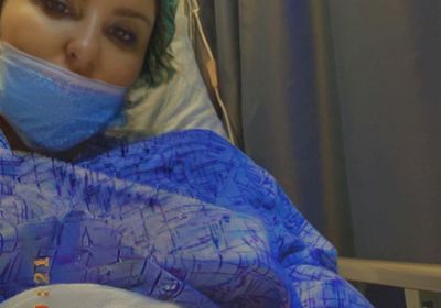 شذى حسون تخضع لعملية جراحية في الإمارات