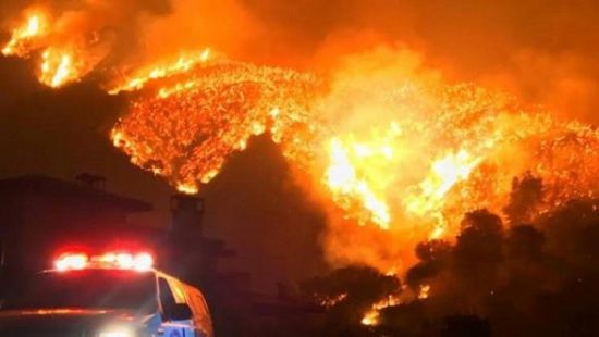 إجلاء 240 ألف شخص في كاليفورنيا بسبب الحرائق