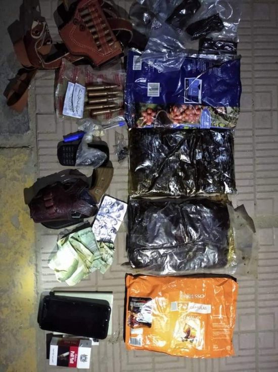 ضبط مخدرات وسلاح بحيازة شخصين في "بلفقيه الساحلية"