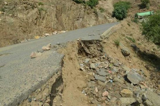 لغياب الصيانة.. تحذيرات من انهيار "هيجة العبد" (صور)