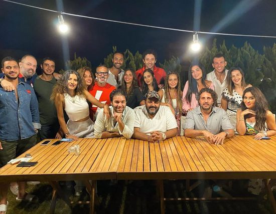 نجوم الفن يجتمعون بمنزل شريف رمزي (صور)