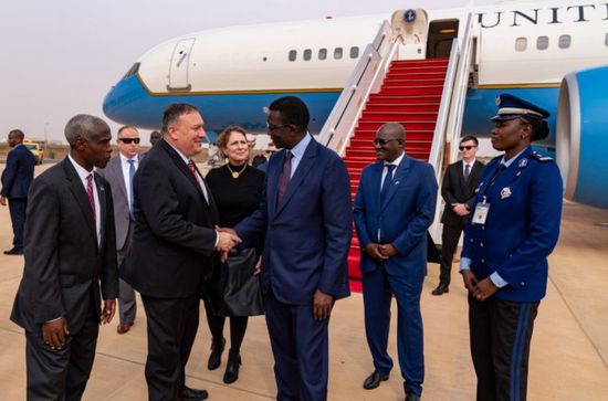  بومبيو يستقل أول رحلة طيران مباشرة من تل أبيب إلى الخرطوم