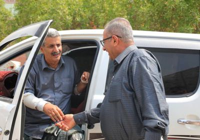 مساعد أمين "الانتقالي" يطمئن على قياديين جنوبيين