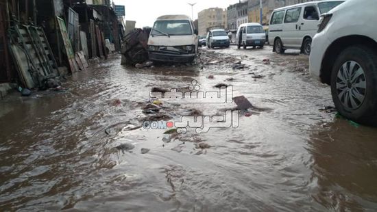 أمطار ردفان تعيق حركة السير