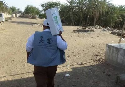 تمور من مركز سلمان للإغاثة لأسر الخوخة