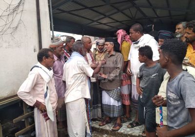 رئيس "انتقالي أبين" يوجه بتغريم المخالفين في أسواق زنجبار (صور)