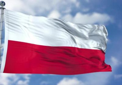 بولندا تعيد حظر الرحلات الجوية من 46 دولة