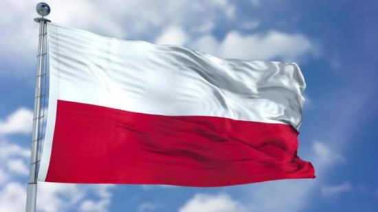 بولندا تعيد حظر الرحلات الجوية من 46 دولة