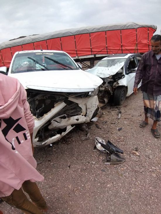 تصادم سيارتين في الخط العام بردفان