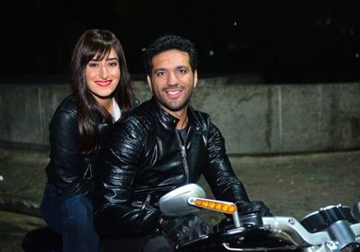 حسن الرداد ينشر صورًا من كواليس "توأم روحي"