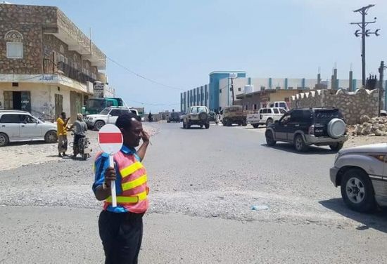 محاصرة حوادث الطرق في سقطرى بإشارات المرور