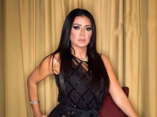 رانيا يوسف تهنئ أنغام على كليب "بحبك وبرتاحلك"