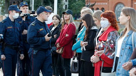 السلطات البيلاروسية تسحب اعتماد صحافيين قبل تظاهرة جديدة