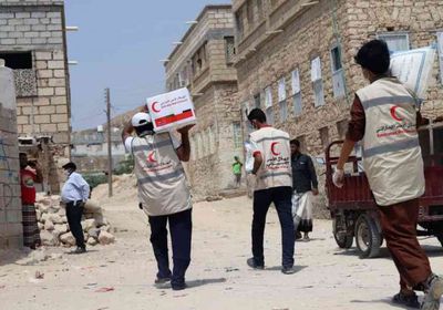 "هلال الإمارات" يوزع 500 سلة غذاء في المكلا