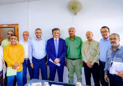 تعهد بتمويل مشروعاته.. لملس: احتياجات قطاع المياه أولويتنا (صور)