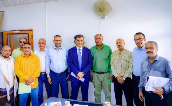 تعهد بتمويل مشروعاته.. لملس: احتياجات قطاع المياه أولويتنا (صور)