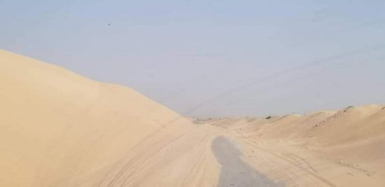 وسط صمت إخواني.. الرمال المتحركة تغلق طريق وادي رضوم