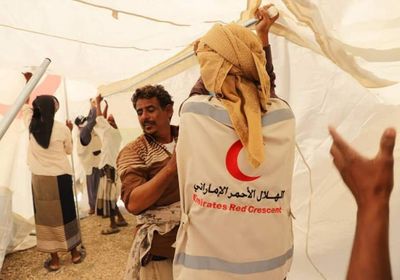 خيام الإمارات تأوي أسر المناطق الريفية بدوعن (صور)