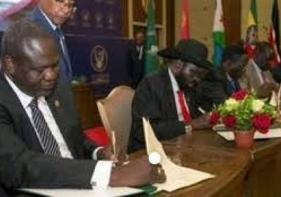 الحكومة السودانية وحركات مسلحة توقعان اتفاق السلام بالأحرف الأولى 
