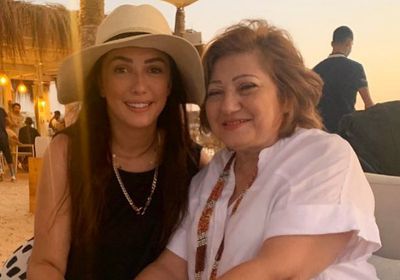 "سندي وأماني وبلدي".. كندة علوش تحتفل بعيد ميلاد والدتها