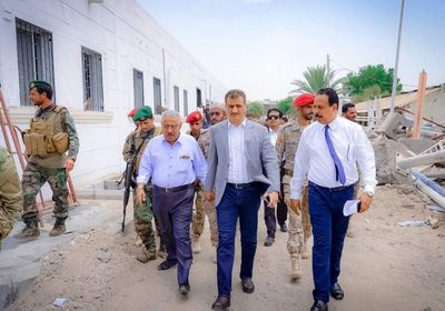 جولات لمحافظ عدن بمكتب الأشغال وصندوق الطرق وجامعة العاصمة