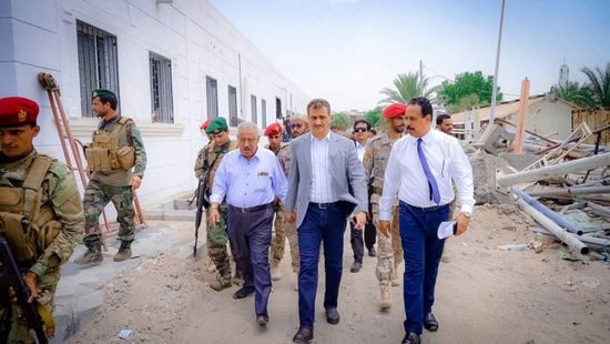 جولات لمحافظ عدن بمكتب الأشغال وصندوق الطرق وجامعة العاصمة