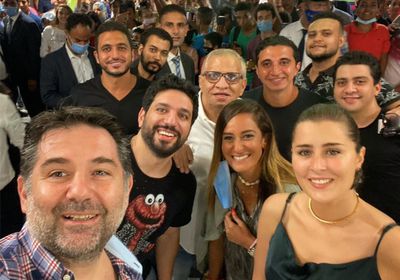 حسن الرداد يشارك جمهوره بصور جولته الترويجية لفيلم "توأم روحي"