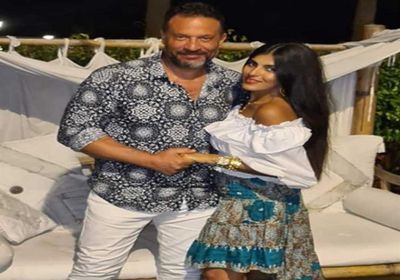 ماجد المصري يحتفل بعيد ميلاد زوجته