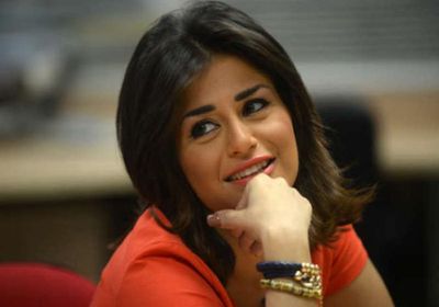 منة فضالي ترد على منتقدي سفرها