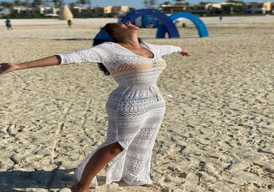 ميريهان حسين على شاطئ البحر في أحدث ظهور لها (صور)