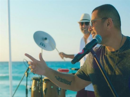 بالفيديو.. عمرو دياب يطرح كليب "زي مانتِ"