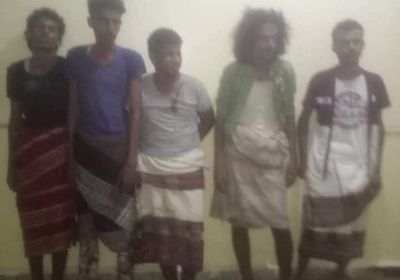 بحوزتهم أسلحة كلاشنكوف.. "الحزام الأمني" يضبط عصابة مسلحة بأبين