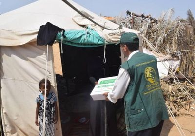 2500 كرتون تمور للأسر النازحة بمأرب