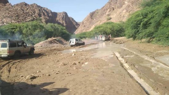 بعد تعنت مليشيا الإخوان..طرق فرعية للمتظاهرين للوصول إلى المصينعة (صور)