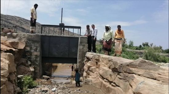 بالصور.. وفد "الصندوق الاجتماعي" يتفقد مشاريعه في ردفان