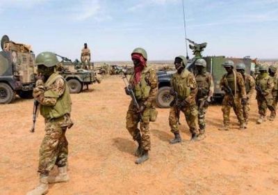 مقتل 10 جنود في كمين أمني وسط مالي