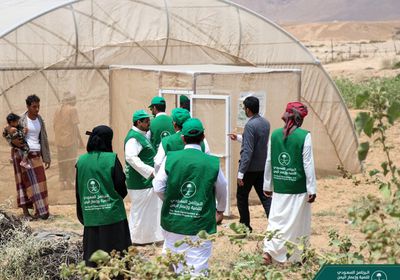 خبراء "البرنامج السعودي" يتفقدون البيوت المحمية بالمهرة