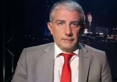 سياسي لبناني يفتح النار على محمود عباس