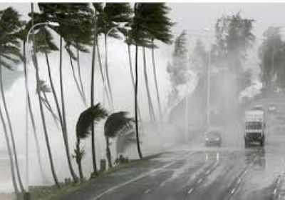  مصرع شخص وإصابة 4 آخرين هبوب عواصف قوية في بولندا