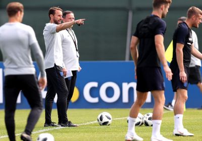 ساوثجيت يبحث عن اللاعبين الجاهزين بدنيا استعدادا لمواجهة الدنمارك