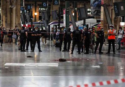 إصابة شخص بجروح خطرة في هجوم بباريس