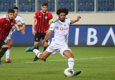 مدرب بشكتاش: النني اللاعب الوحيد الذي تمنيت استمراره