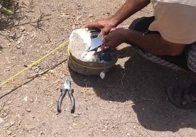 إبطال مفعول عبوة حوثية ناسفة بالطريق بين التُّحيتا والخوخة 