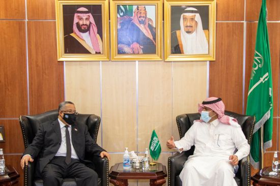 الخبجي وآل جابر يتفقان على تسريع تنفيذ اتفاق الرياض